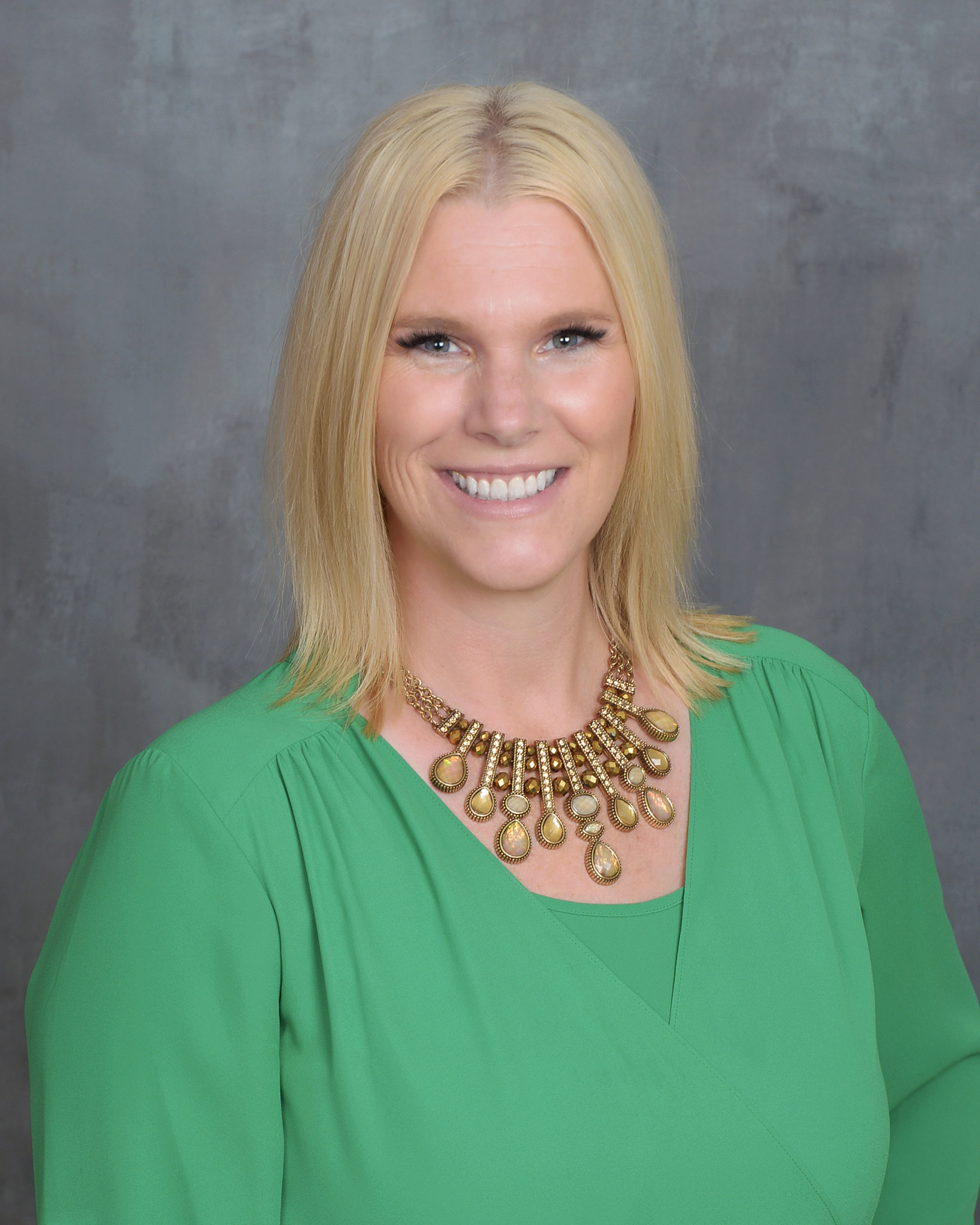 Kelly Doyle – Headshot Photo Kelly Doyle - Headshot Photo